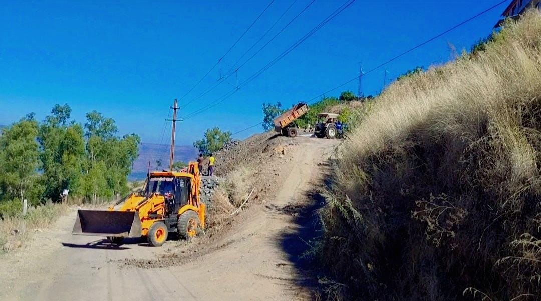 तहसीलदार तेजस्विनी कोचरे पाटील यांच्या कारवाईला दुधाने ब्रदर्स यांच्याकडून केराची टोपली कोण तहसीलदार म्हणत सर्कल तलाठी आमच्या खिशात म्हणत वार पुन्हा सह्याद्रीच्या कुशीत उत्खननाचा मात्र महापुर