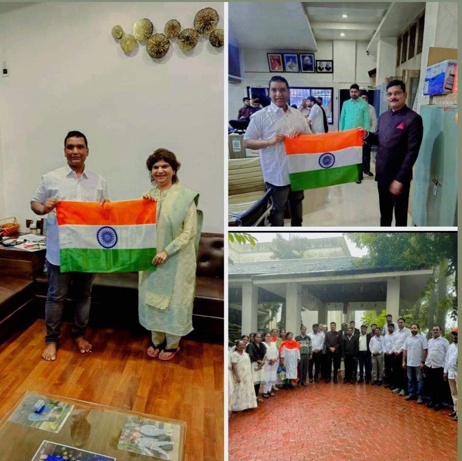 पाचगणी शहरामध्ये स्वातंत्र्य दिन उत्साहामध्ये साजरा लोकप्रिय मा: नगराध्यक्ष लक्ष्मीताई कराडकर यांच्या उपस्थितीमध्ये मुख्याधिकारी पंडित पाटील यांच्या हस्ते ध्वजारोहण..!