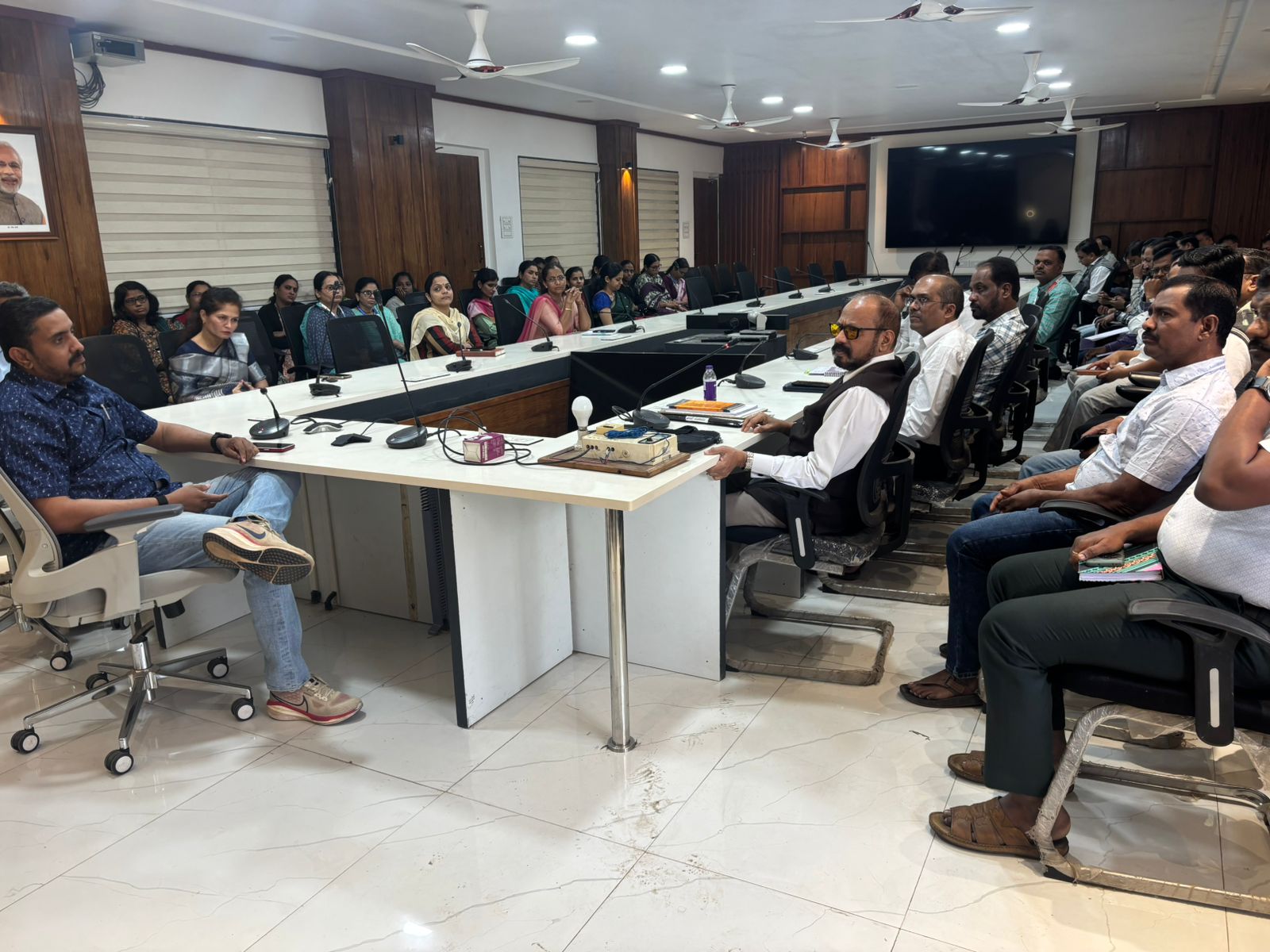 जावली तालुक्यातील बिभवी  येथे शॅार्टसर्किटमुळे लागलेली आग व त्यामुळे झालेला सिलेंडरचा स्फोट हे प्रशासनाचे बेजबाबदारपणाचे उत्तर आहे का? साताऱ्याचे  कायदे तज्ञ वकील (ॲड) विकास बा. पाटील शिरगांवकर यांचा प्रशासनाला सवाल.!