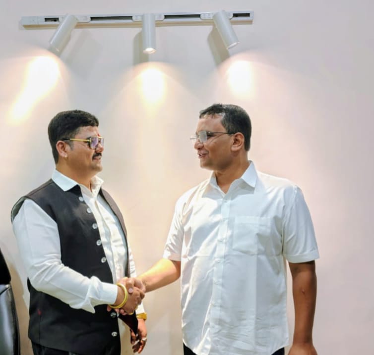 पर्यटन संचालनालयाने महाबळेश्वर सारख्या ठिकाणी उद्योजक तरुणांसाठी पर्यटन व्यासपीठ उभारावे त्याकरिता  संचालनालयाचे संचालक मंगेश जोशी यांना लागेल ती मदत आम्ही करू वाढदिवसानिमित्त उद्योजक विकास पिसाळ यांनी सुचवला संचालनालयाला नवा संकल्प.!